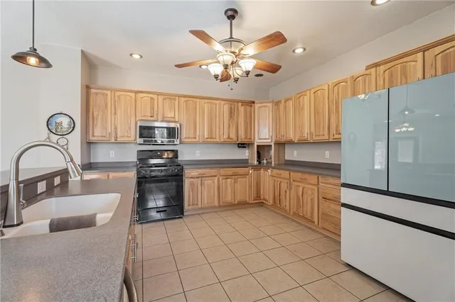 $255,000 | 401 North Vine Street, Caney, KS 67333