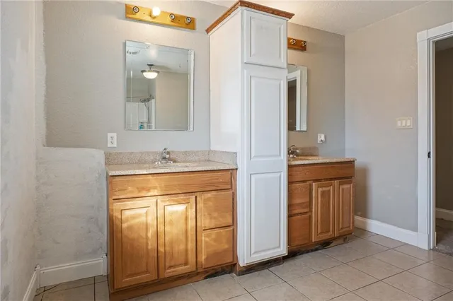 $255,000 | 401 North Vine Street, Caney, KS 67333