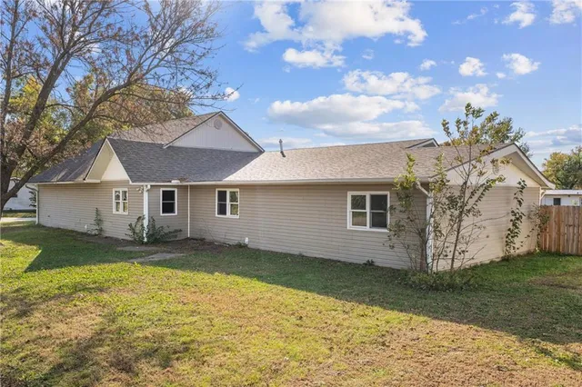 $255,000 | 401 North Vine Street, Caney, KS 67333