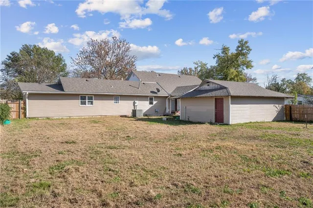 $255,000 | 401 North Vine Street, Caney, KS 67333