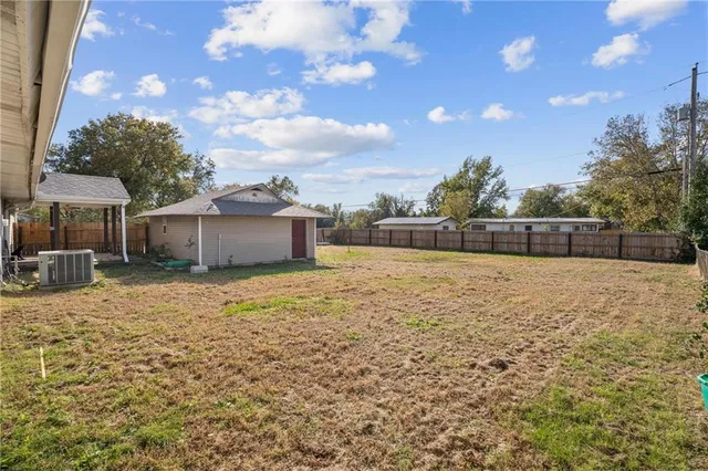$255,000 | 401 North Vine Street, Caney, KS 67333