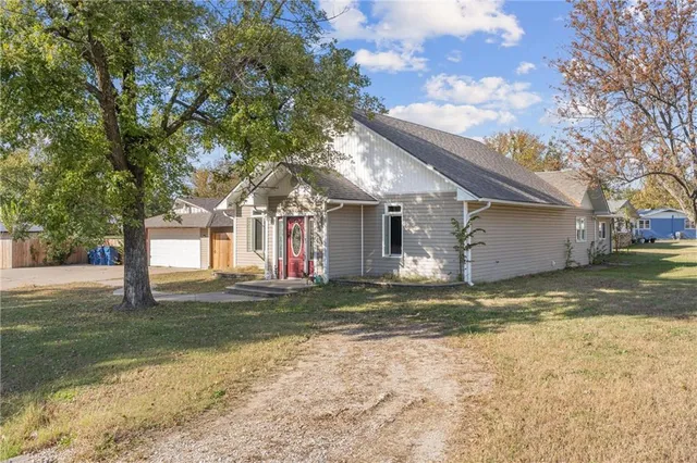 $255,000 | 401 North Vine Street, Caney, KS 67333