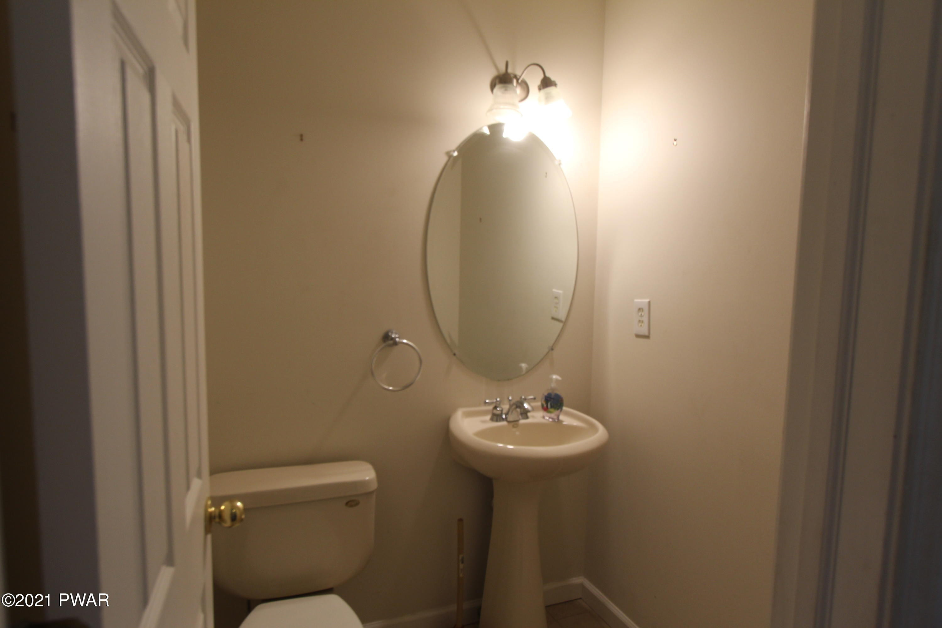 4764 Pine Ridge Drive West Bushkill, PA 18324 - Photo 14 of 20