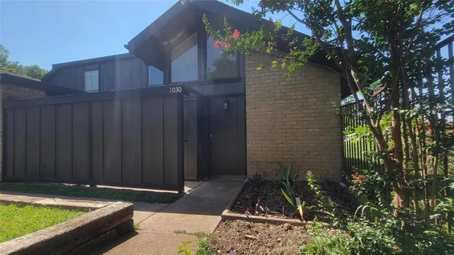 $1,500 | 4615 Country Creek Drive, Unit 1030, Dallas, TX 75236