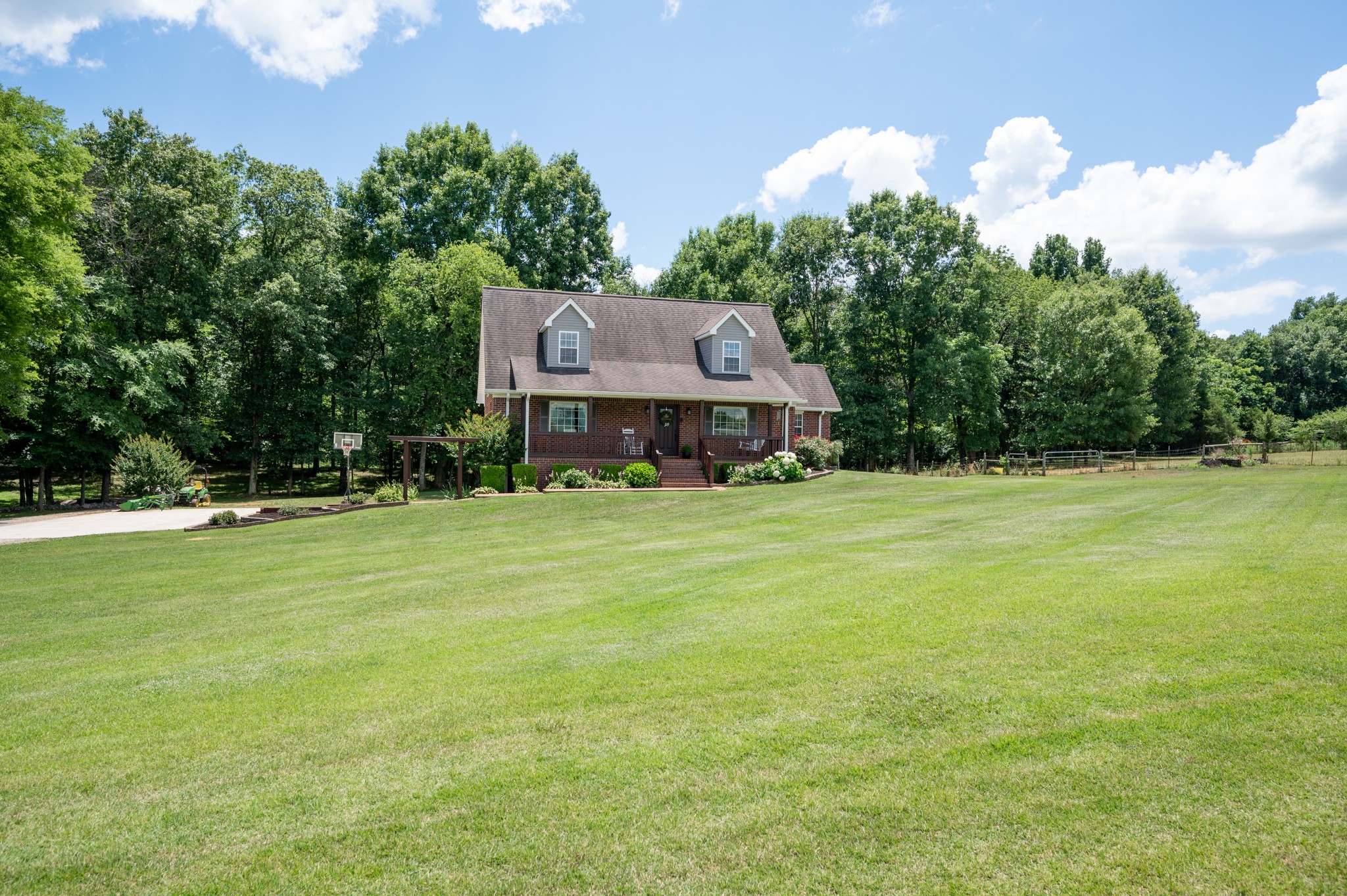 247 Thompson Road Shelbyville, TN 37160 - Photo 2 of 26 Gallery Image 2