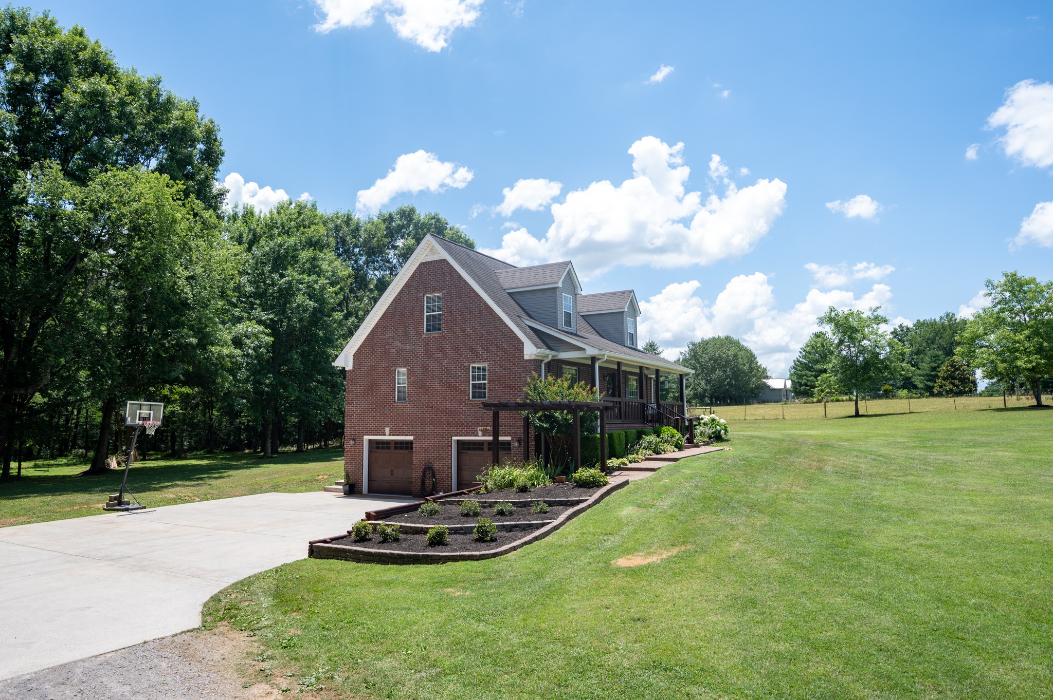 247 Thompson Road Shelbyville, TN 37160 - Photo 4 of 26 Gallery Image 4