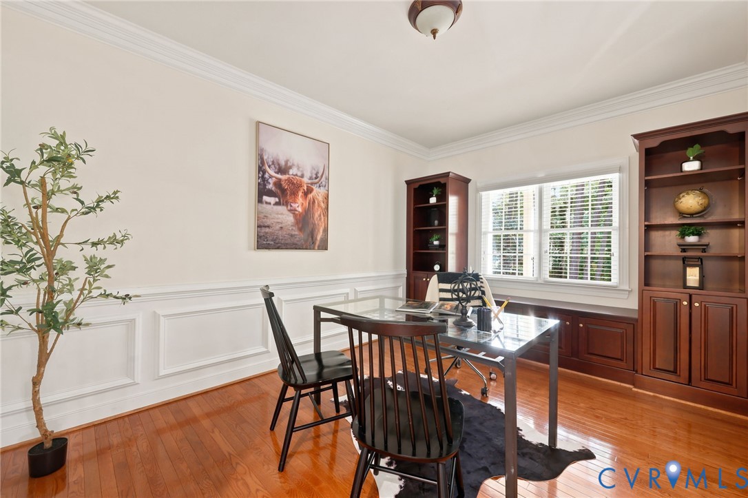 4701 Regal Oaks Road Glen Allen, VA 23059 - Photo 20 of 60 a view of a dining room with furniture window and outside view