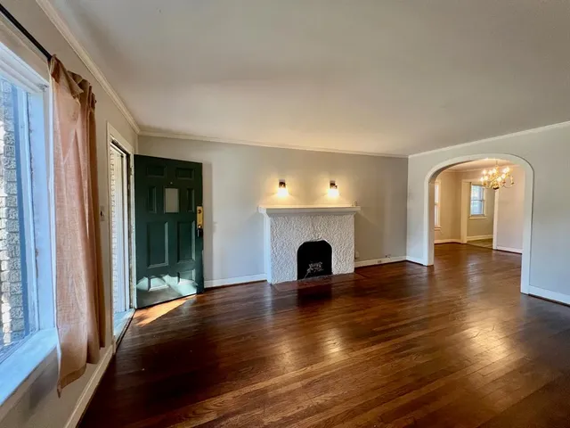 $2,075 | 6015 Ross Avenue, Dallas, TX 75206