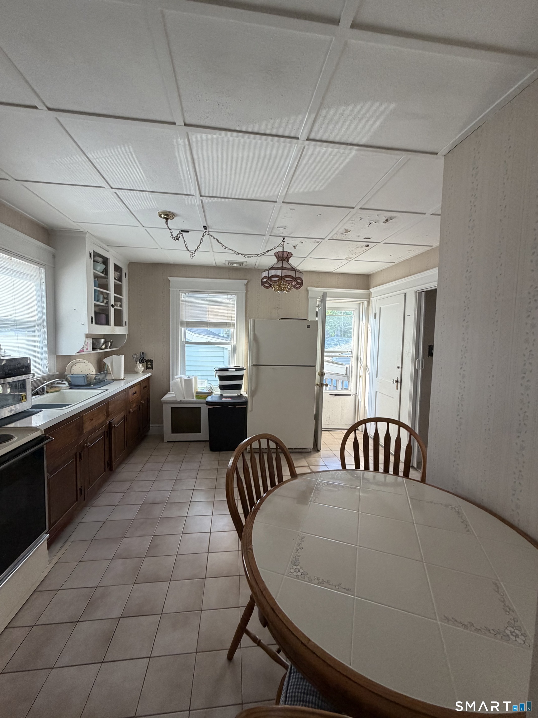 48 Elk Avenue Waterbury, CT 06708 - Photo 7 of 18