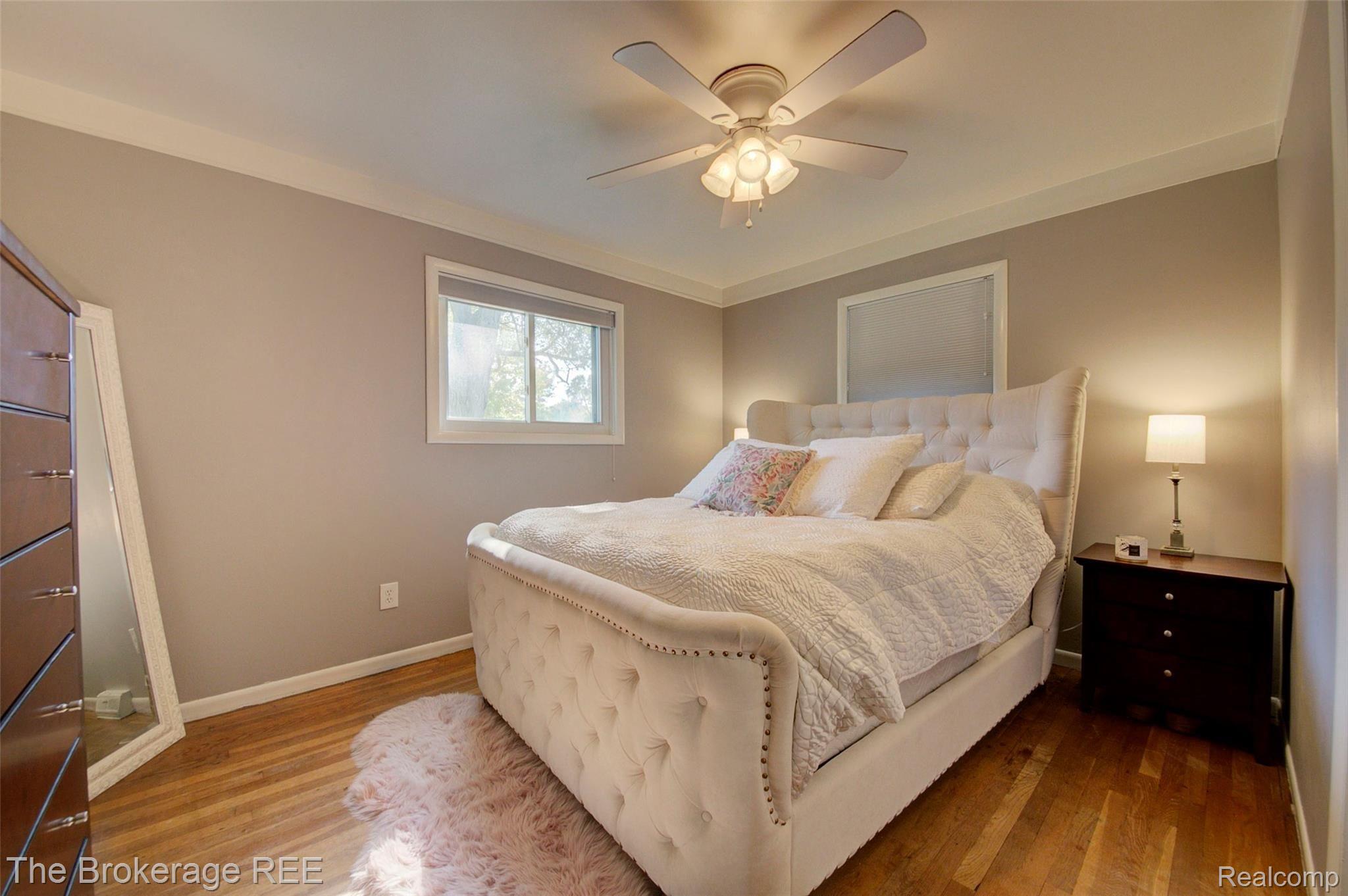 340 Thalia Avenue Rochester, MI 48307 - Photo 27 of 49 Master bedroom