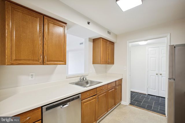 $600,000 | 505 East Braddock Road, Unit 608, Alexandria, VA 22314