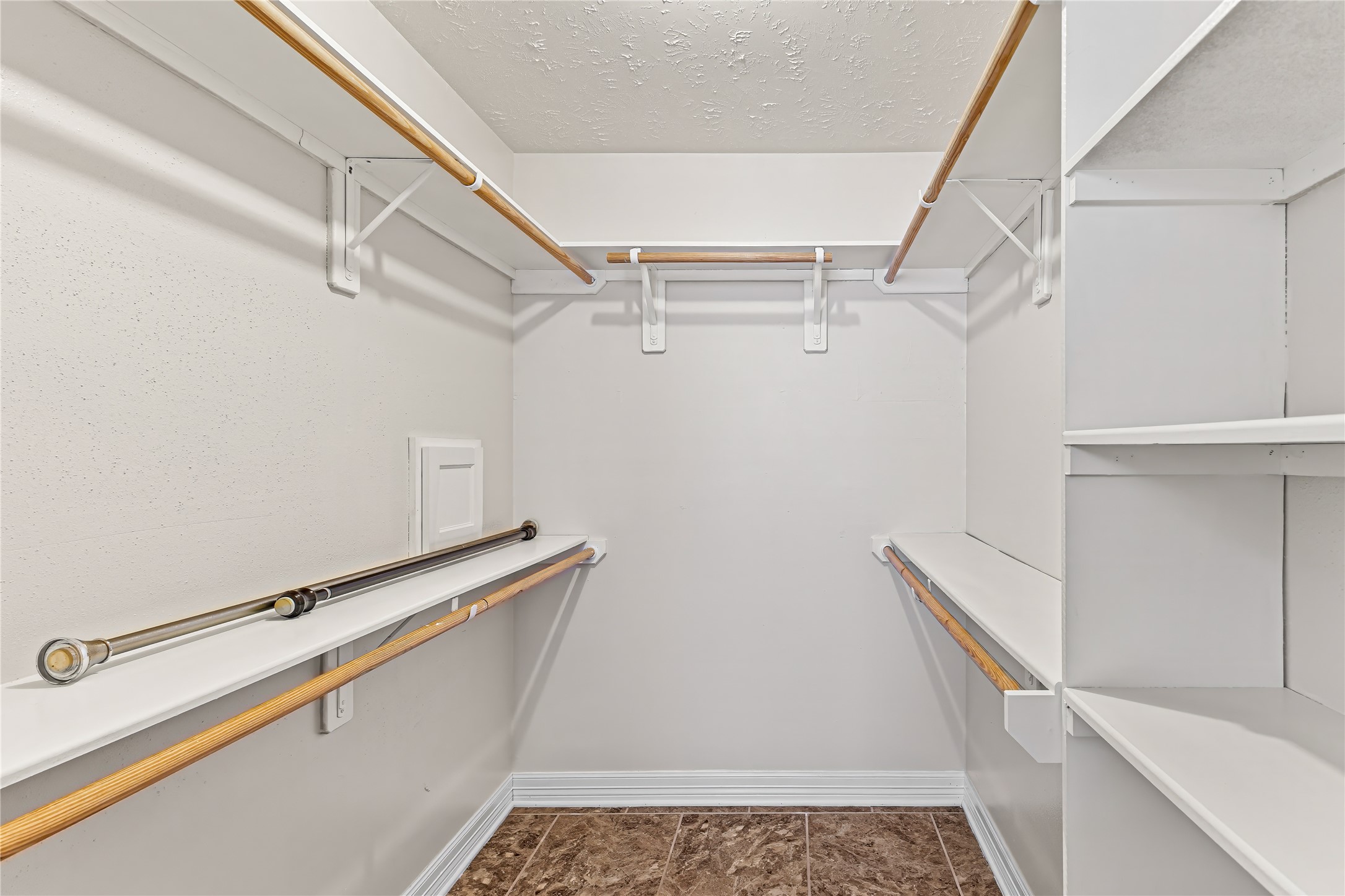 8210 Windfall Court Houston, TX 77040 - Photo 15 of 26