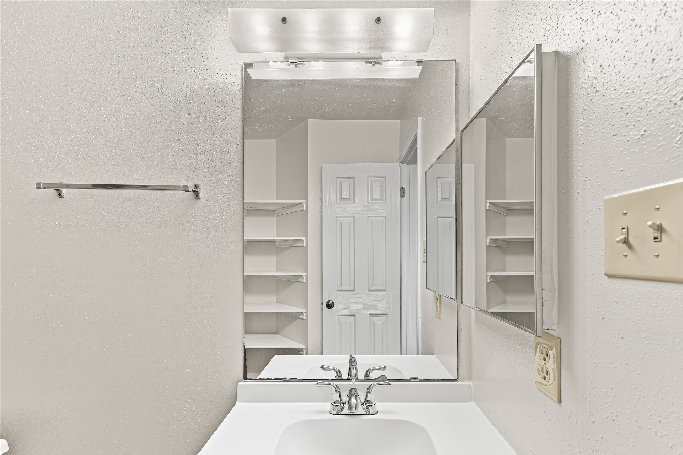 8210 Windfall Court Houston, TX 77040 - Photo 22 of 26