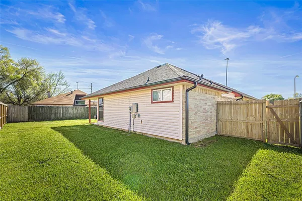 $2,000 | 8210 Windfall Court, Houston, TX 77040