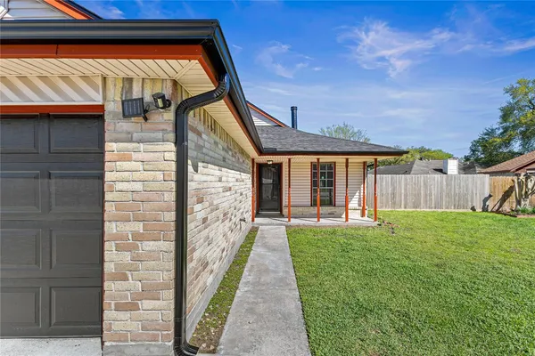 $2,000 | 8210 Windfall Court, Houston, TX 77040