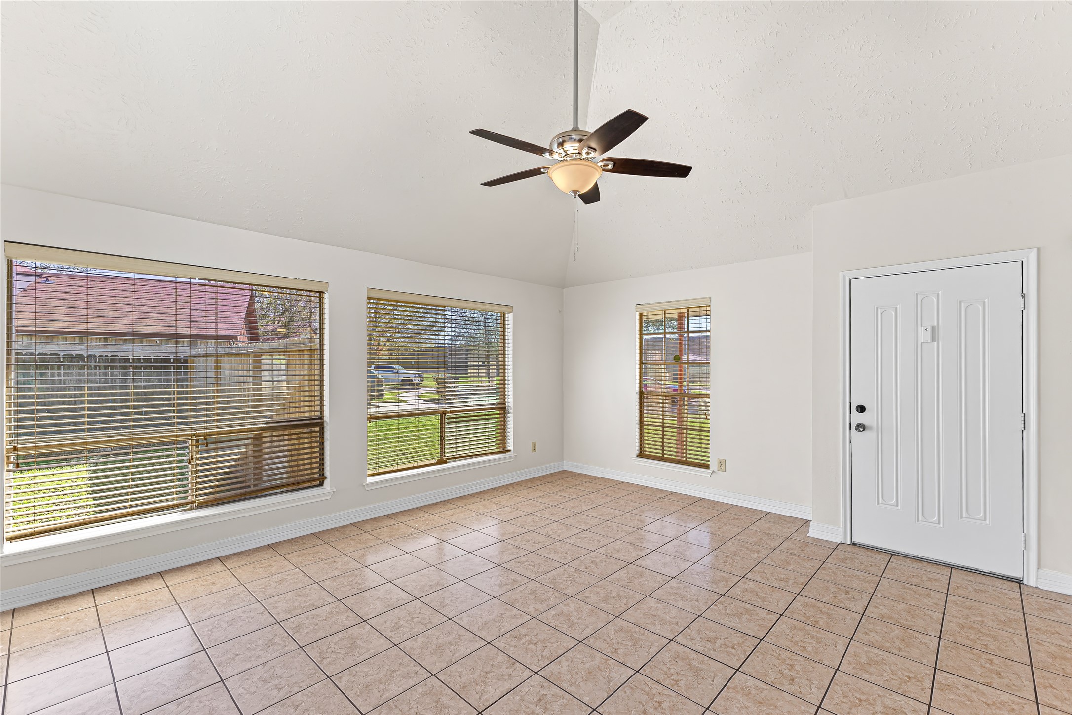 8210 Windfall Court Houston, TX 77040 - Photo 6 of 26