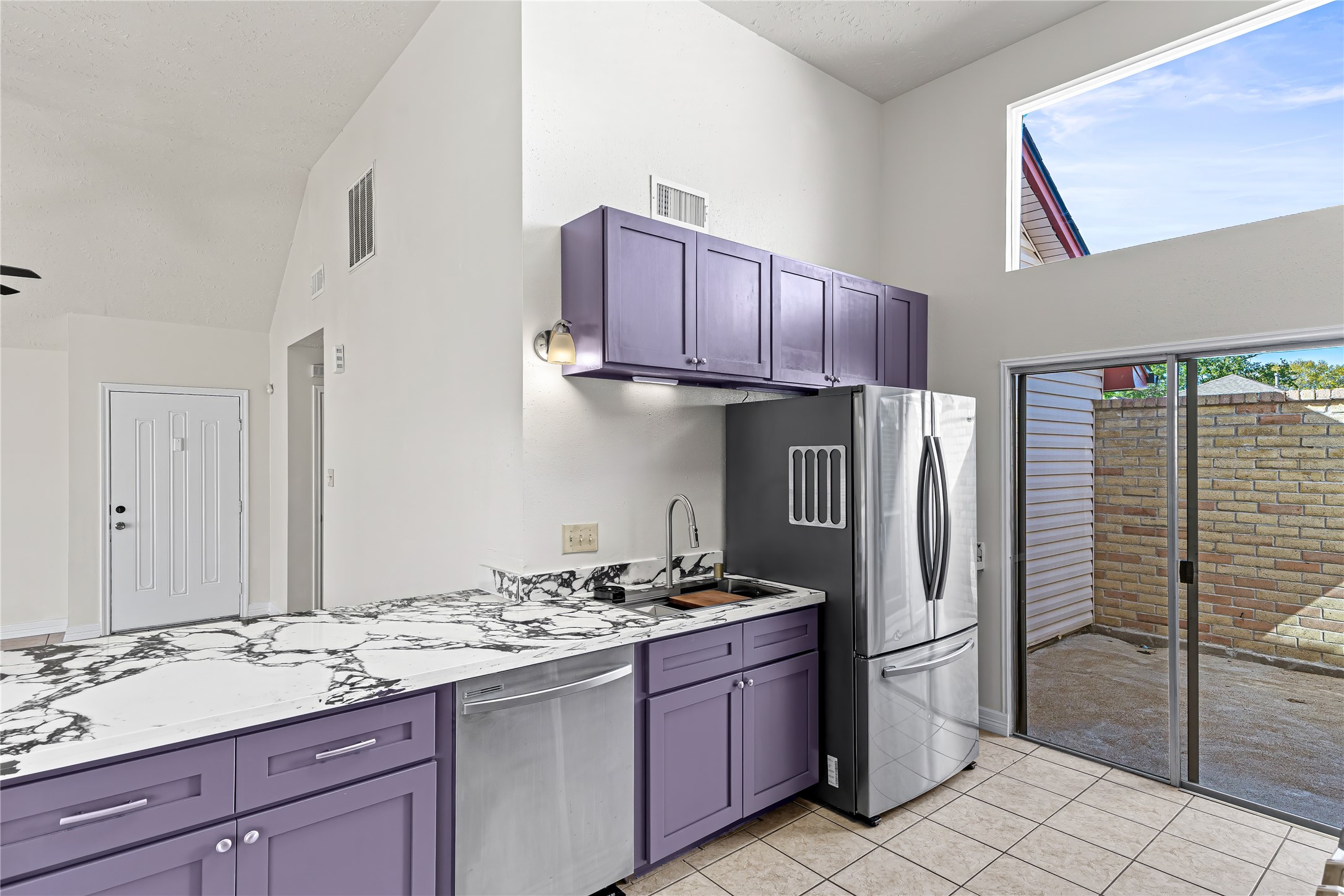 8210 Windfall Court Houston, TX 77040 - Photo 9 of 26