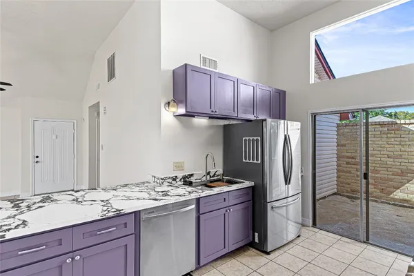 $2,000 | 8210 Windfall Court, Houston, TX 77040