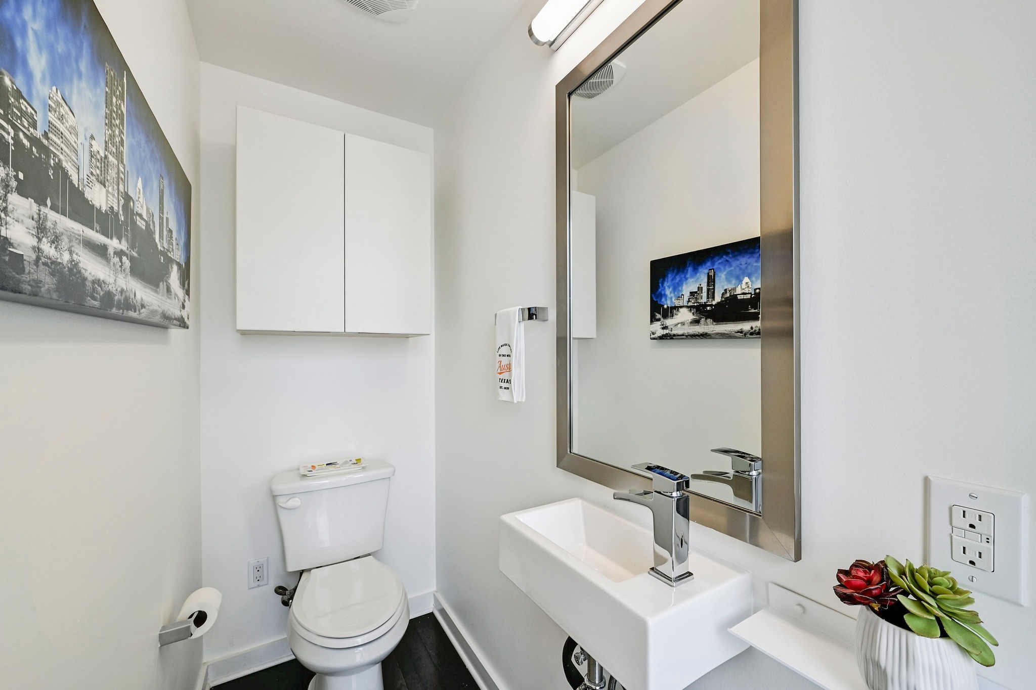 2003 Wilson Street, Unit 1 Austin, TX 78704 - Photo 29 of 40 Second floor half bathroom.