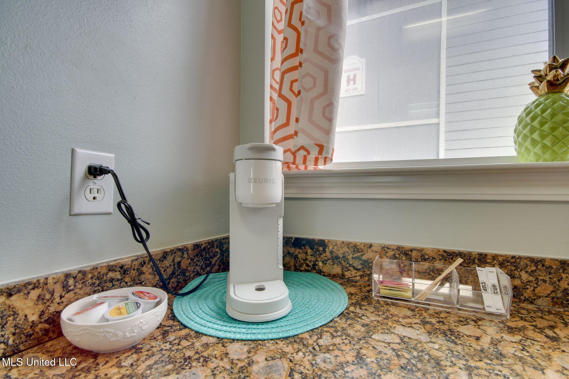 1664 Beach Boulevard, Unit 101 Biloxi, MS 39531 - Photo 13 of 26 oak shores 101 10