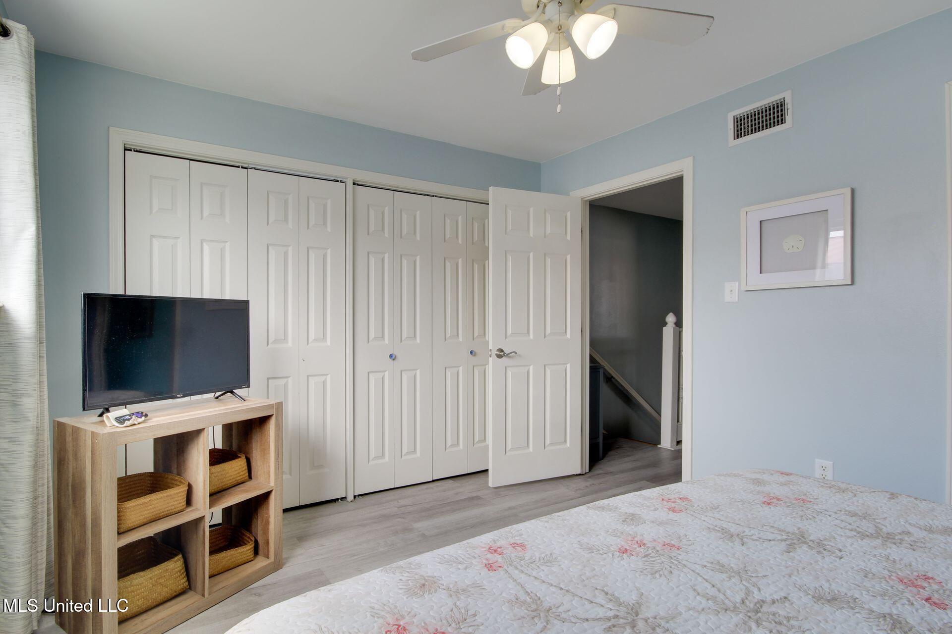 1664 Beach Boulevard, Unit 101 Biloxi, MS 39531 - Photo 17 of 26 oak shores 101 13