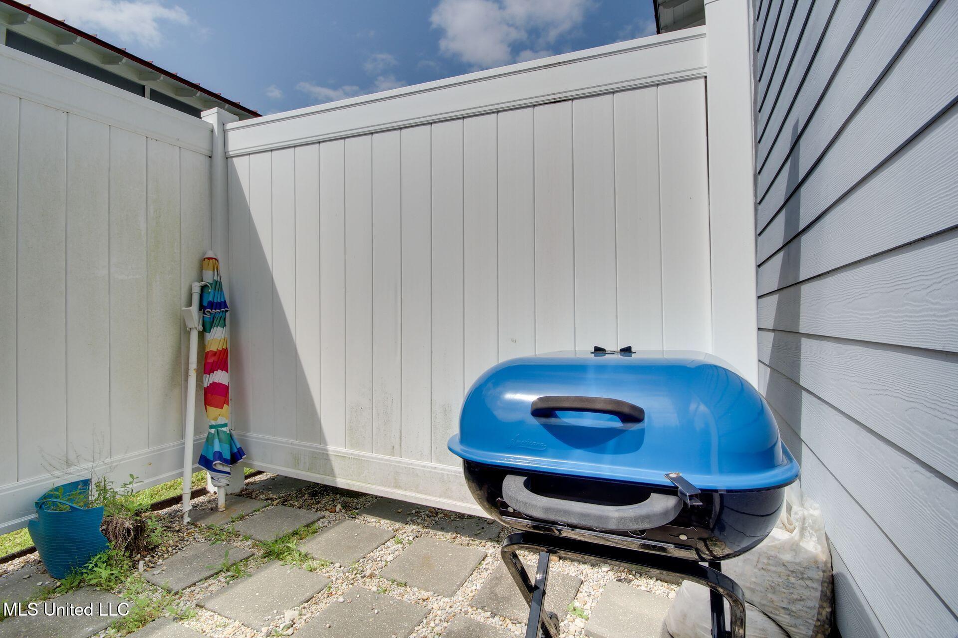 1664 Beach Boulevard, Unit 101 Biloxi, MS 39531 - Photo 23 of 26 oak shores 101 20