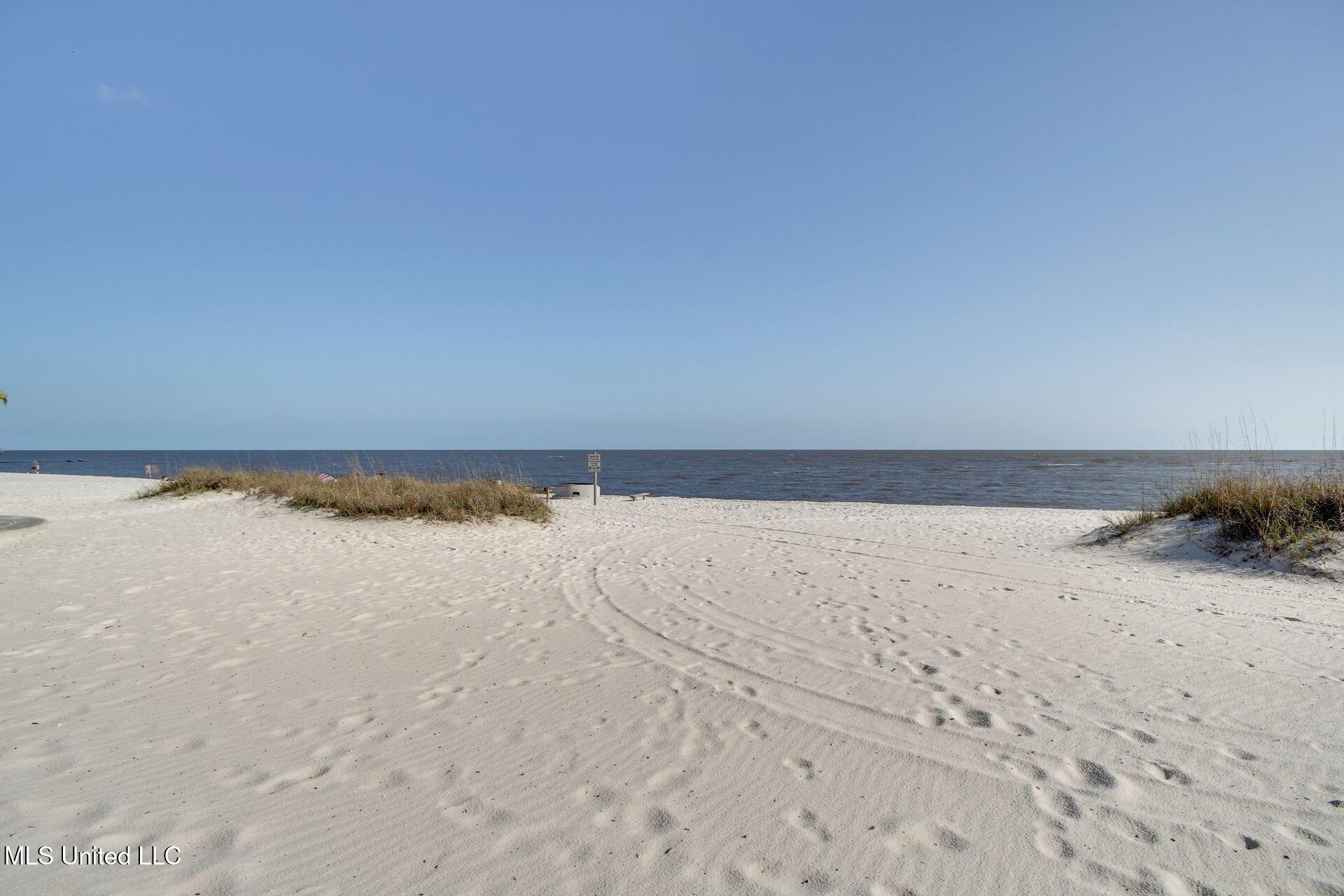 1664 Beach Boulevard, Unit 101 Biloxi, MS 39531 - Photo 3 of 26 oak shores 101 beach