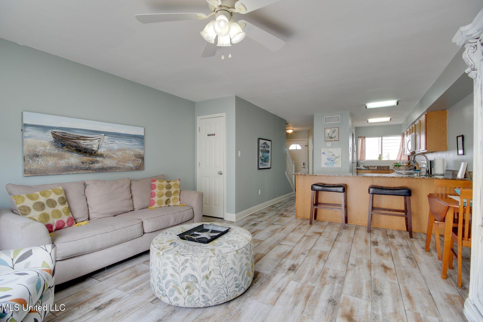 1664 Beach Boulevard, Unit 101 Biloxi, MS 39531 - Photo 8 of 26 oak shores 101 5