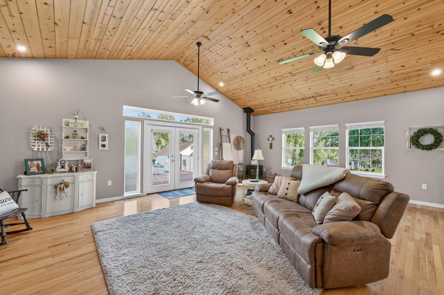 3740 Bell Road Auburn, CA 95602 - Photo 39 of 65 a living room with furniture and a large window