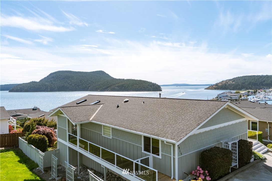 4913 Dundee Drive Anacortes, WA 98221 - Photo 1 of 40