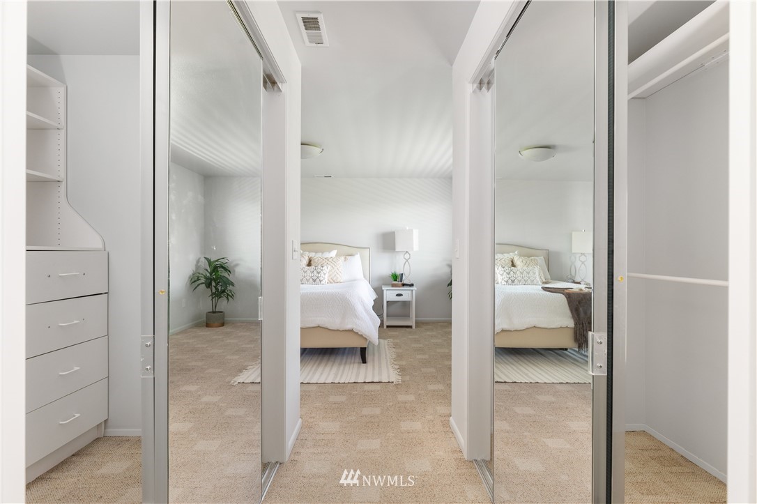 4913 Dundee Drive Anacortes, WA 98221 - Photo 21 of 40 a en suite bathroom with a toilet