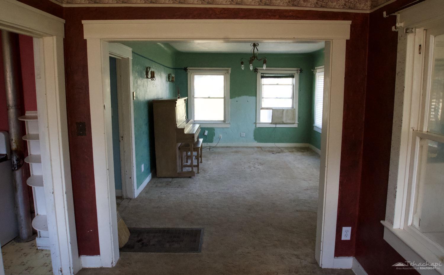 305 South Curry Street Tehachapi, CA 93561 - Photo 18 of 21 Gallery Image 18