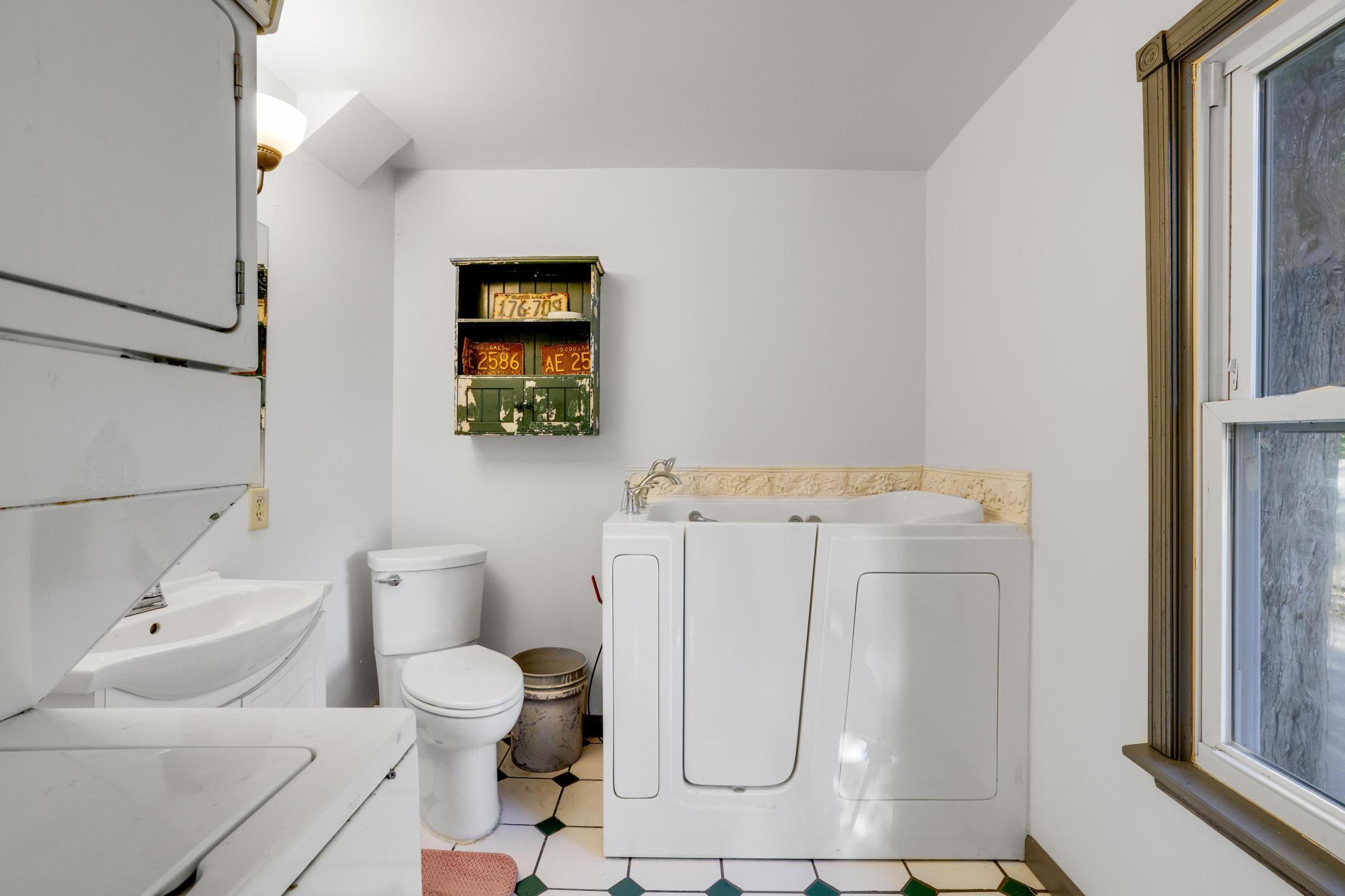 412 Prairie Avenue Southwest Faribault, MN 55021 - Photo 14 of 43