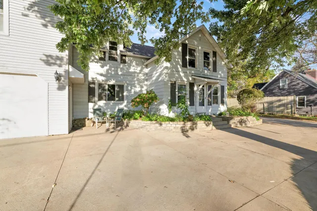$339,000 | 412 Prairie Avenue Southwest, Faribault, MN 55021
