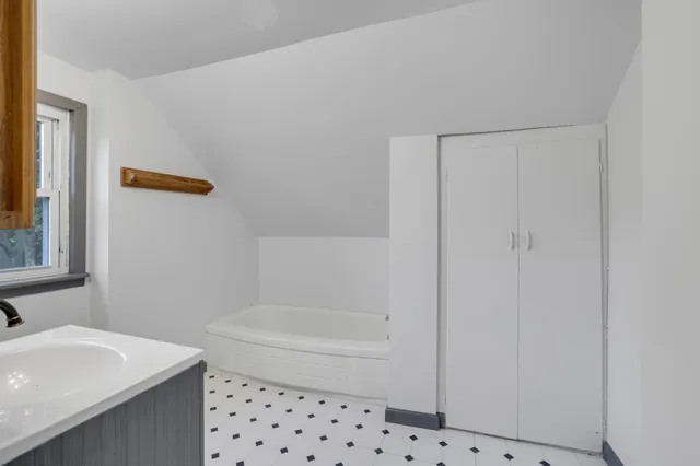 $339,000 | 412 Prairie Avenue Southwest, Faribault, MN 55021