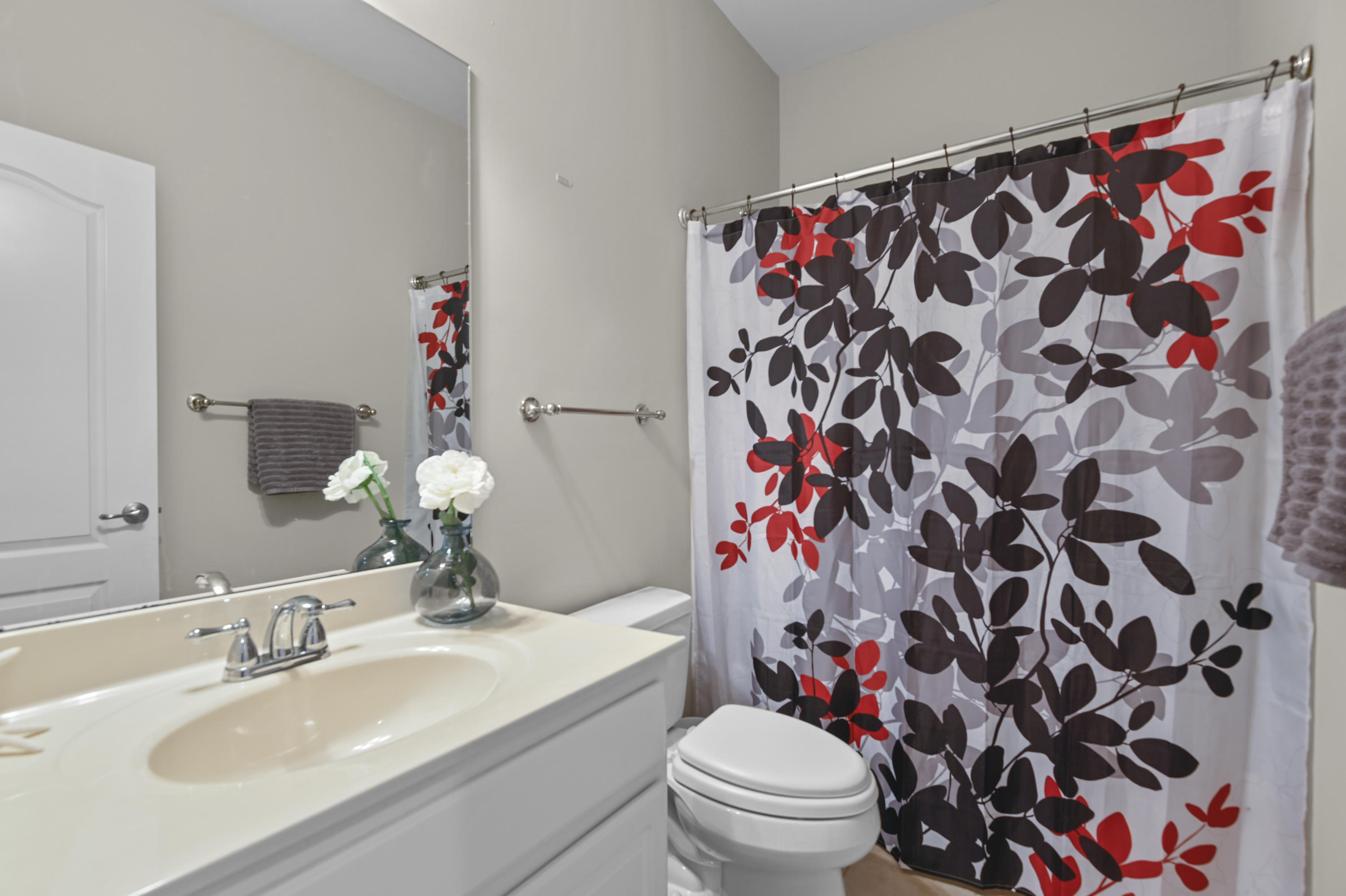 1775 Tennyson Row Mount Pleasant, SC 29466 - Photo 24 of 34 Full bath upstairs