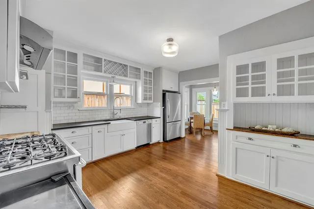 $820,000 | 6227 Lakeshore Drive, Dallas, TX 75214