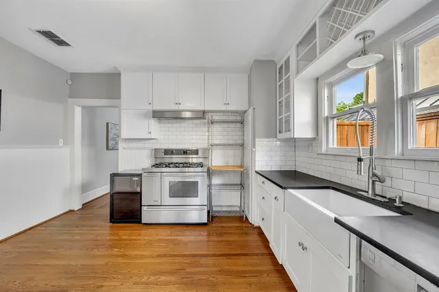 $820,000 | 6227 Lakeshore Drive, Dallas, TX 75214