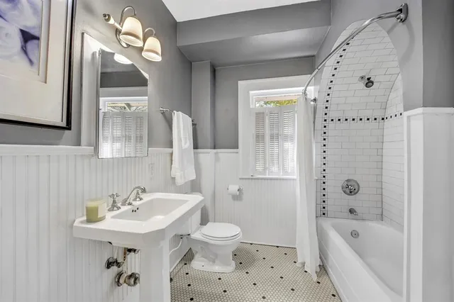 $820,000 | 6227 Lakeshore Drive, Dallas, TX 75214