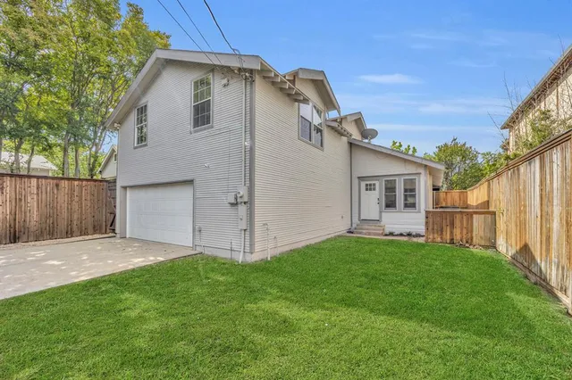 $820,000 | 6227 Lakeshore Drive, Dallas, TX 75214