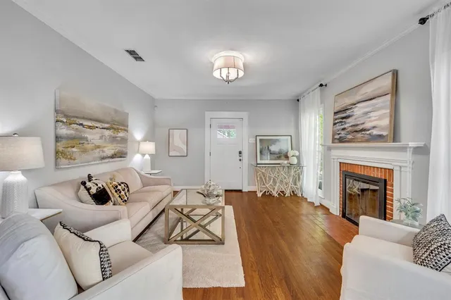 $820,000 | 6227 Lakeshore Drive, Dallas, TX 75214