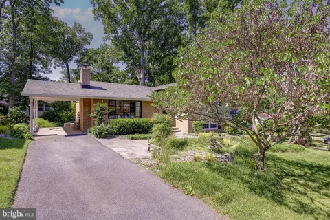 $650,000 | 5 Olivewood Court, Greenbelt, MD 20770