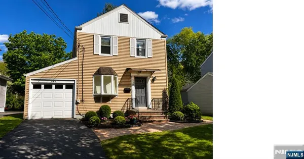 $3,400 | 390 Chestnut Street, Paramus, NJ 07652
