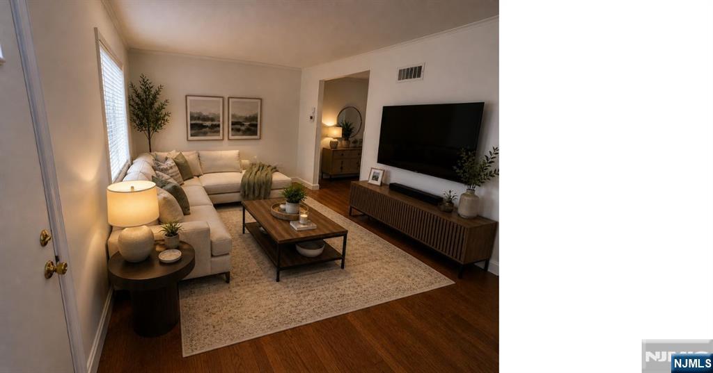 390 Chestnut Street Paramus, NJ 07652 - Photo 2 of 8