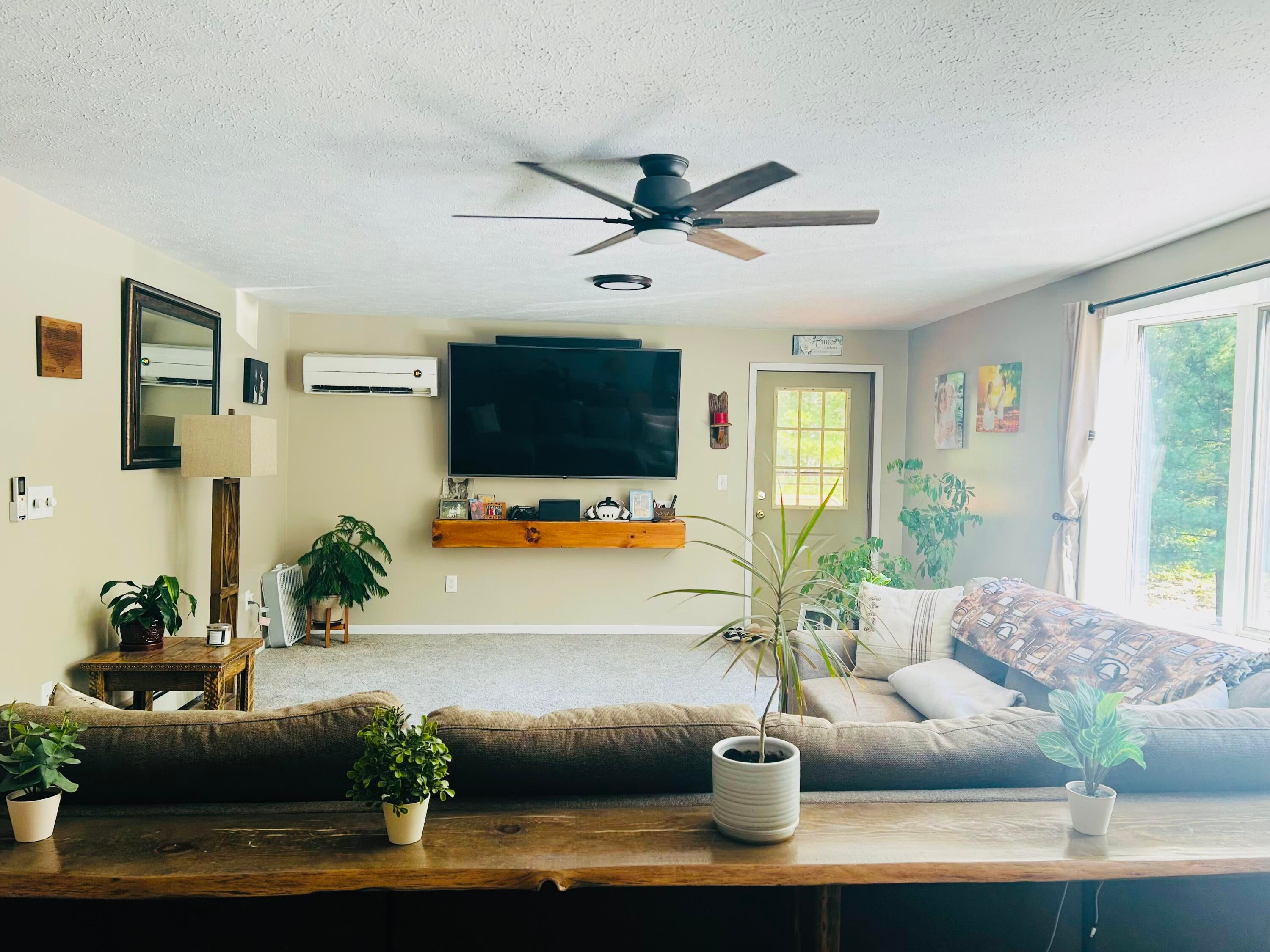 1370 Deer Valley Road Alpena, MI 49707 - Photo 10 of 36 Living Room