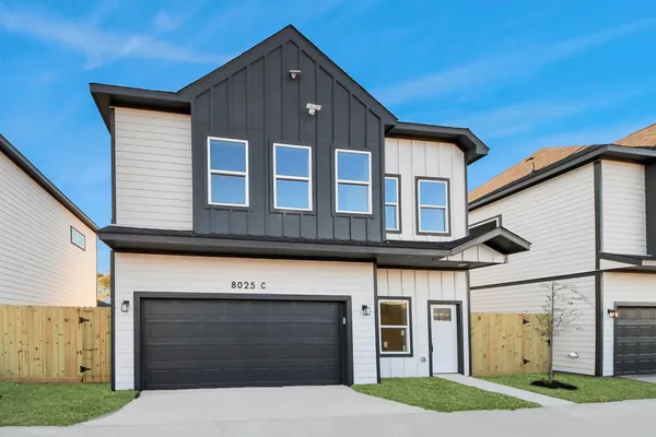 $2,100 | 8025 Peachtree Street, Unit C, Houston, TX 77016