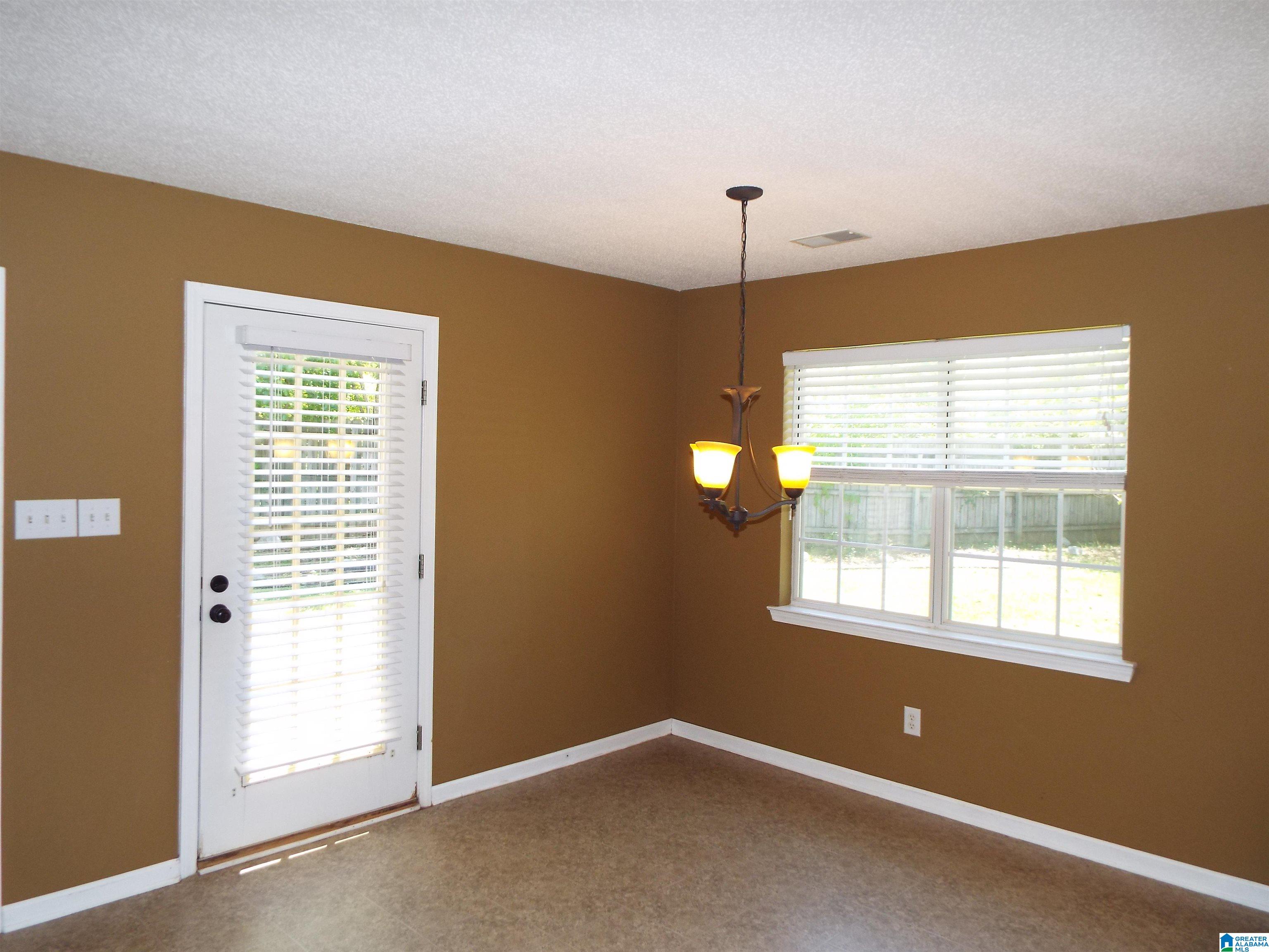 197 Pebble Circle Pelham, AL 35124 - Photo 11 of 24