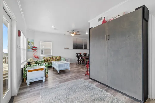 $2,700 | 139 West Palm, Freeport, TX 77541