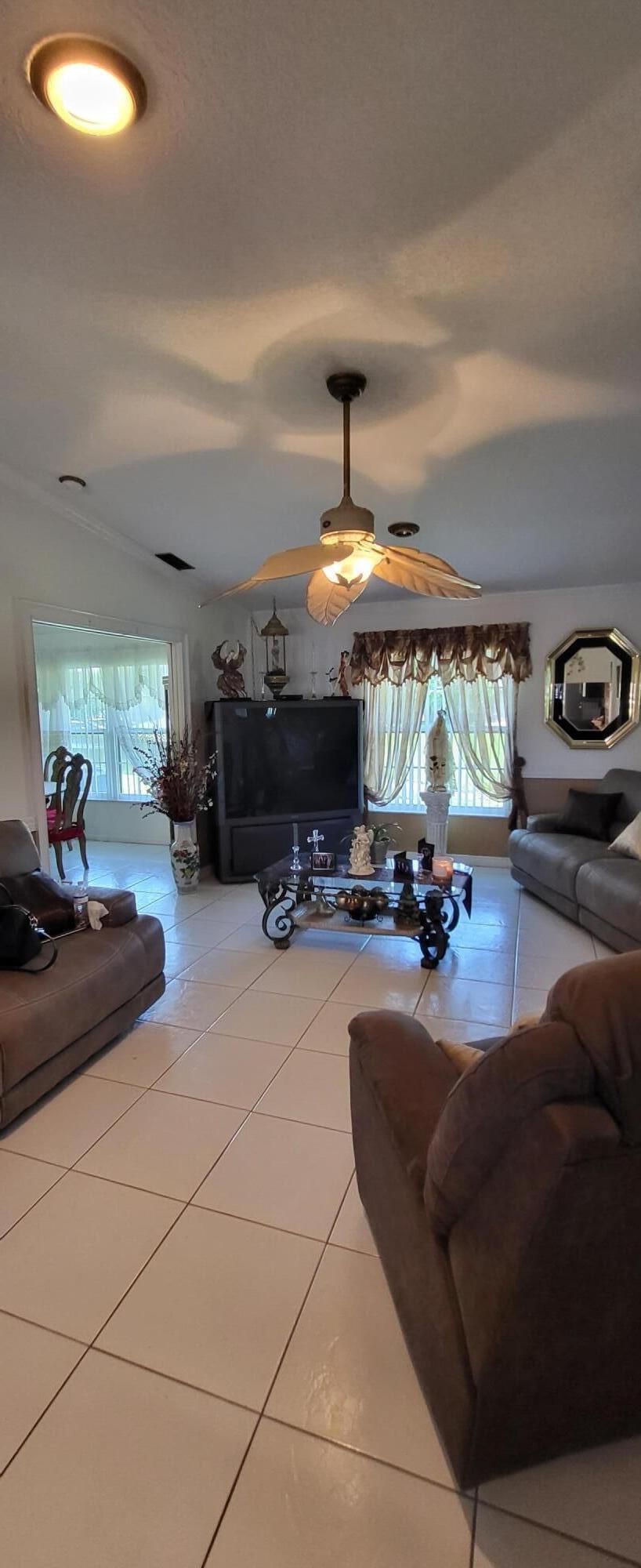 15720 Philodendron Circle Delray Beach, FL 33484 - Photo 7 of 19 20230504_132257 (1)