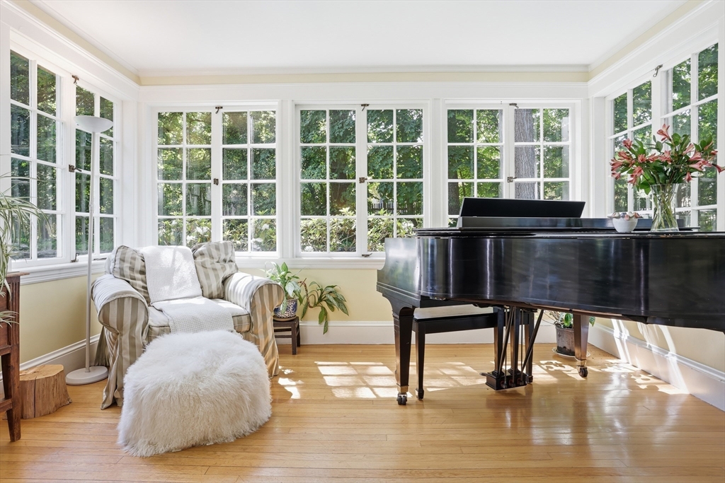 42 Crescent Road Concord, MA 01742 - Photo 7 of 40